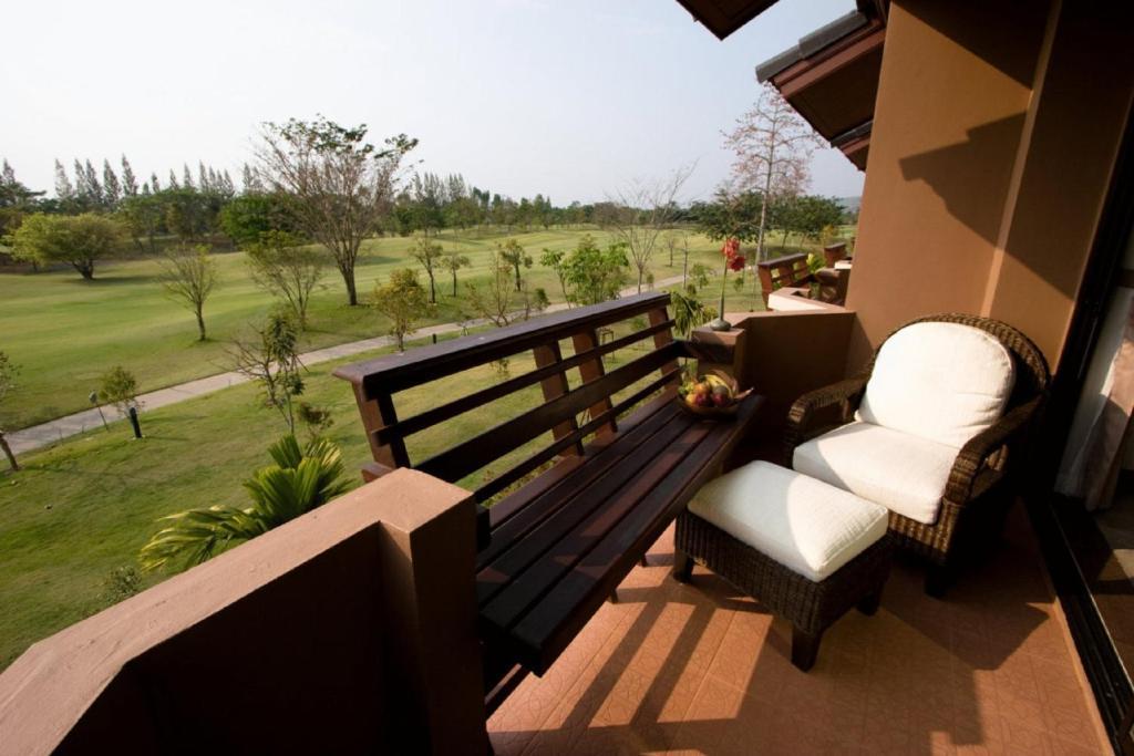 Mae Jo Golf Resort & Spa Ban Ban San Sai Rum bild